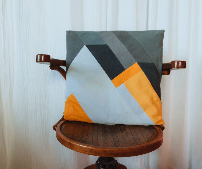 Grand Coussin Montagne Carré  Gris  Gris claire Jaune